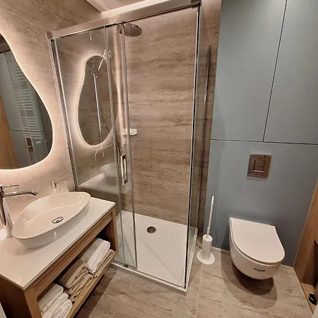 아파트 Palacowe Stajnie *